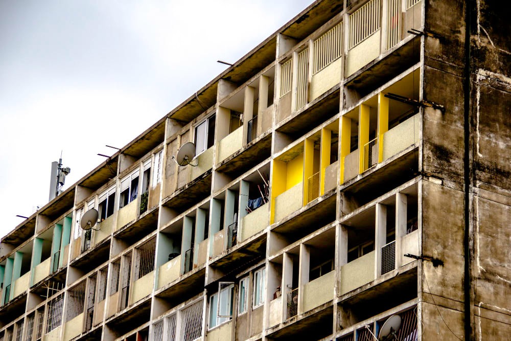 รื้อถอนสิ่งปลูกสร้าง