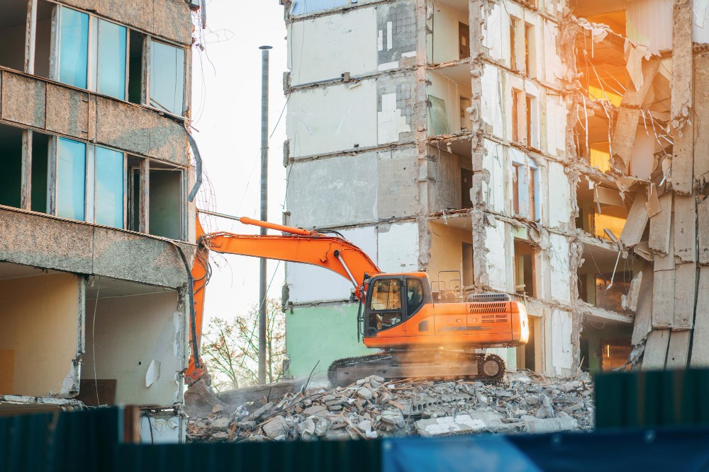 ทุบตึก บ้านทรุด